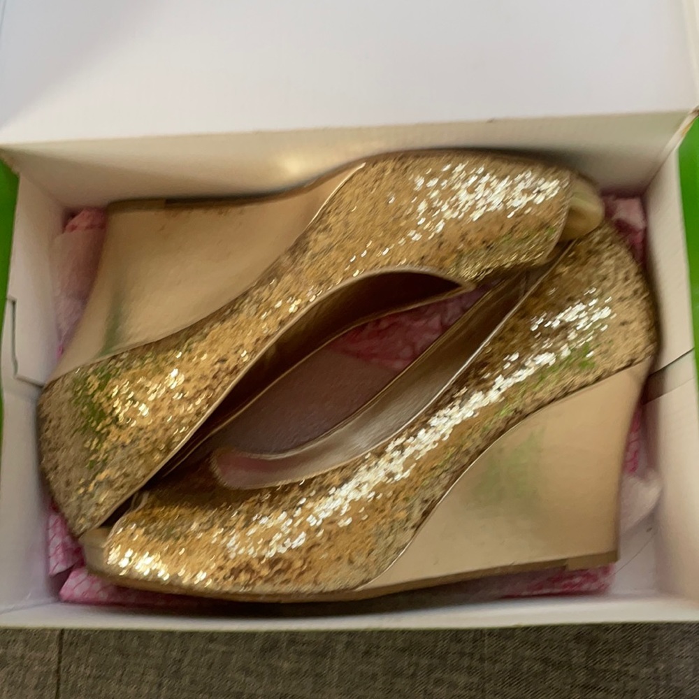 Gorgeous gold sequin Lilly Pulitzer wedges